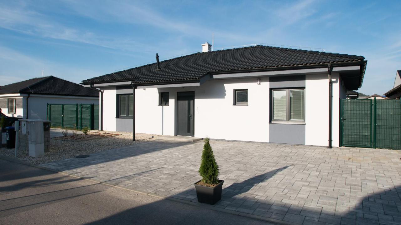 Royal House Trencin Villa Luaran gambar