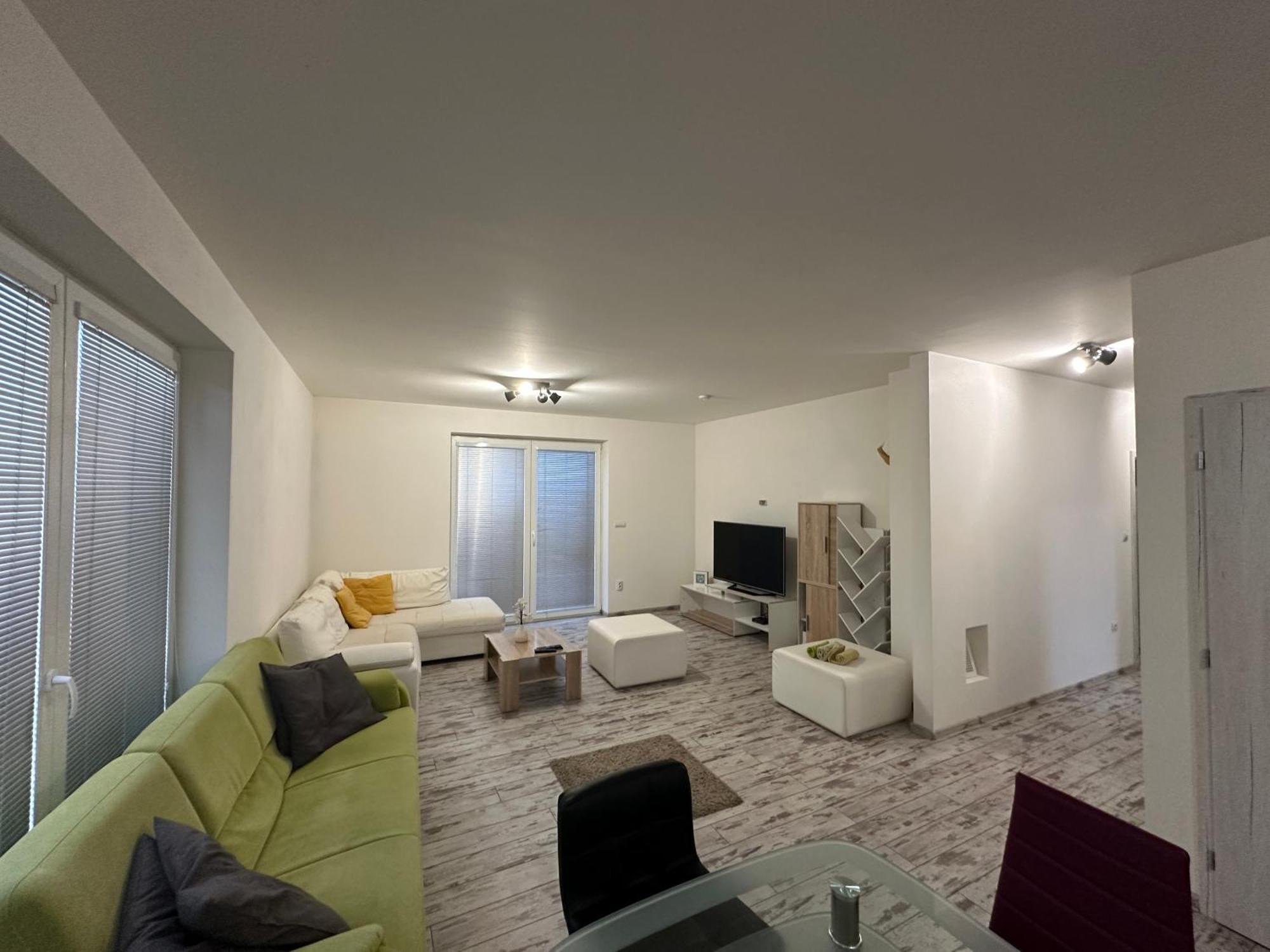 Royal House Trencin Villa Luaran gambar